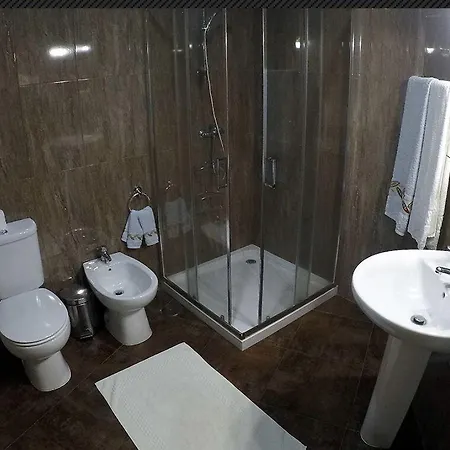 Residencia Iris بيت ضيافة 4*