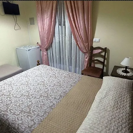 Residencia Iris بيت ضيافة 4*